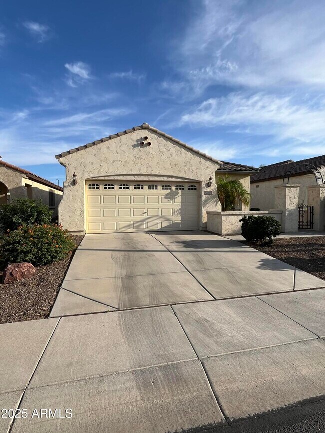 Building Photo - 26087 W Tonto Ln