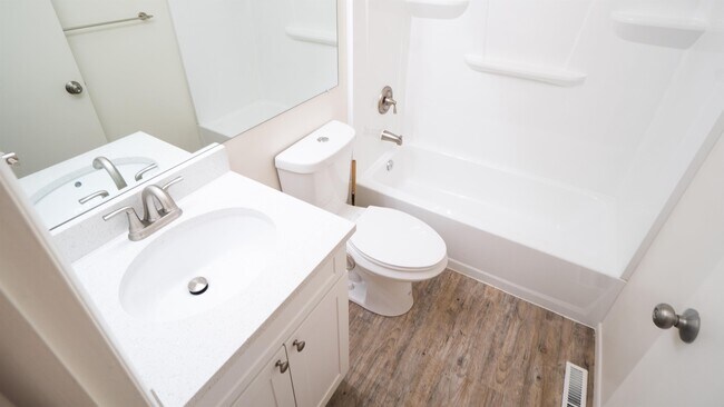 Building Photo - 5558 S Somerset Way