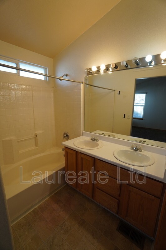 Building Photo - 9375 E Arizona Pl