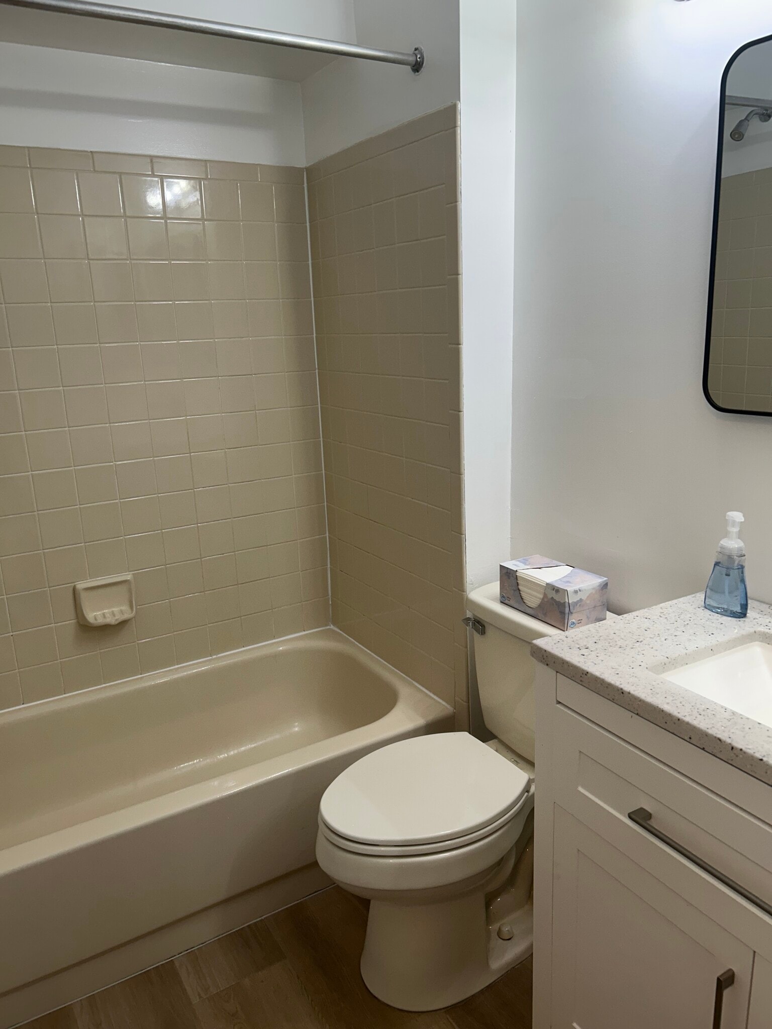 Hall bathroom - 3201A Ramsbury Ct