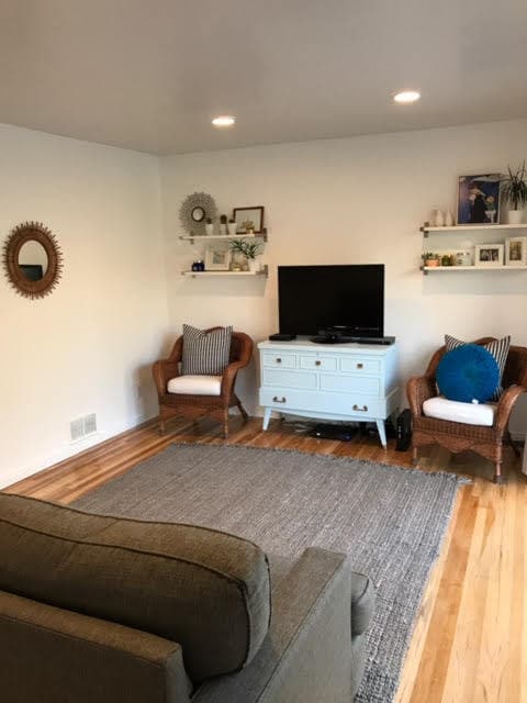 Building Photo - Lovely home located on a quiet street in N...
