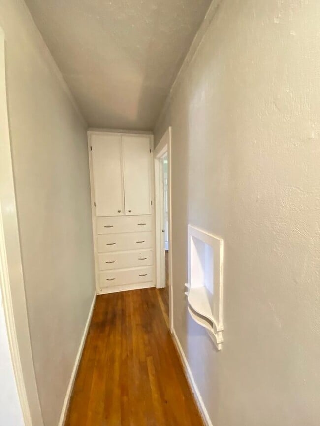 Building Photo - Cute 3 Bed 1 Bath Near Tinker AFB