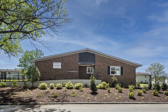 Building Photo - Sumner Estates