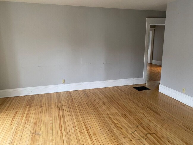 Building Photo - 685 Franklin St