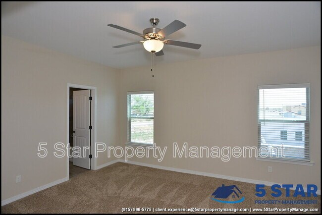 Building Photo - 806 TS Daniel Cadena Dr