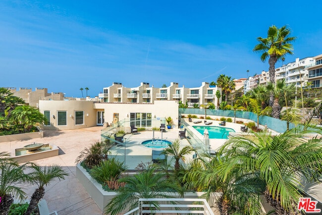 Building Photo - 7301 Vista Del Mar