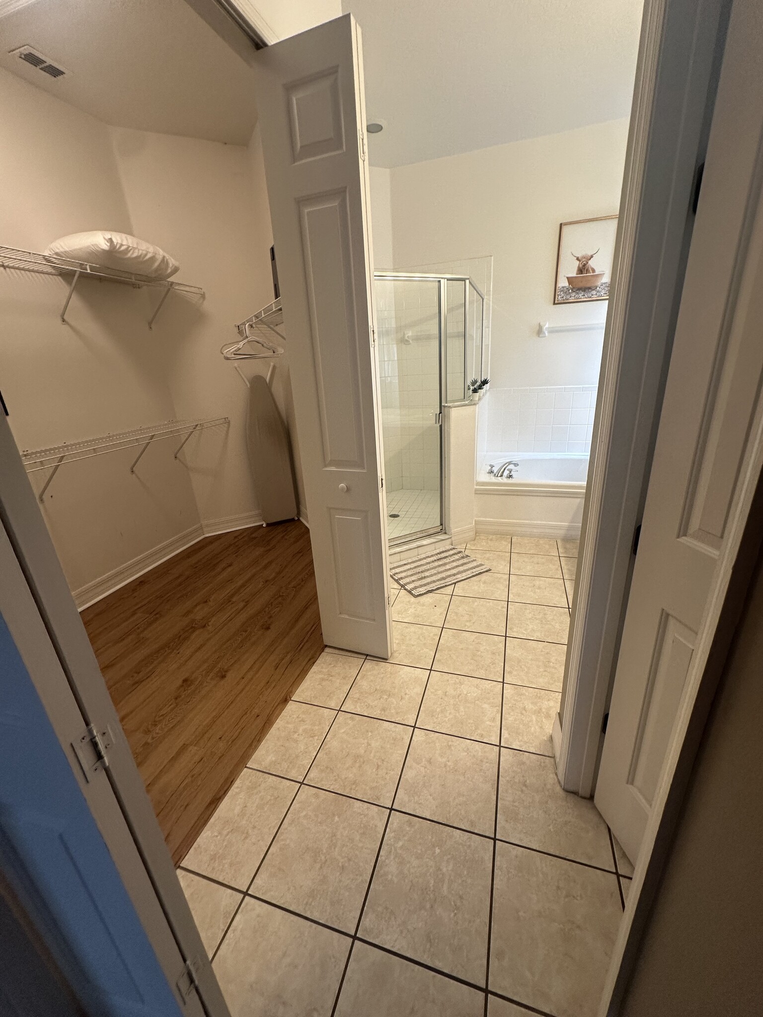 Building Photo - 2726 Formosa Blvd