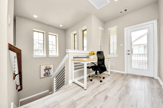 Building Photo - 15850 Black Grouse Dr