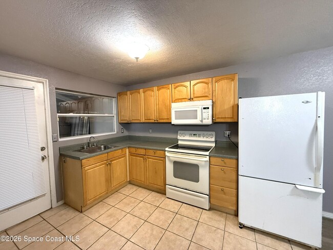 Building Photo - 2127 Smathers Cir N