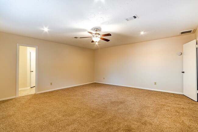 Building Photo - 22802 Whispering Willow Dr