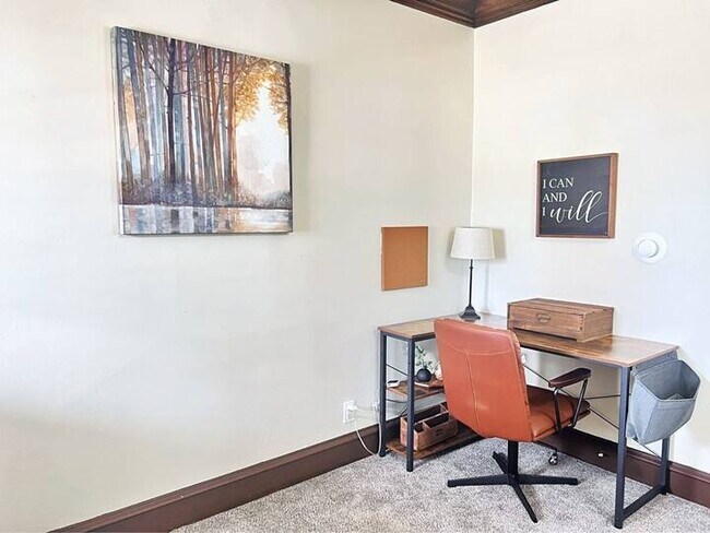 Building Photo - 817 Bell Ave