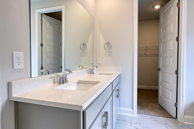 Building Photo - 22895 Ansley Dr