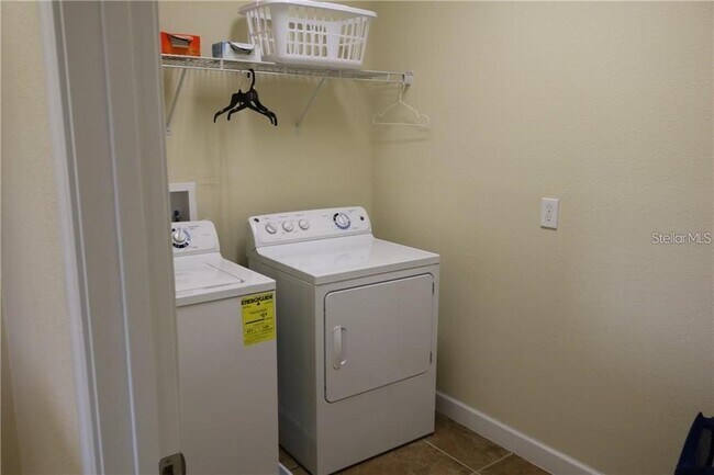 Building Photo - 6148 Waterside Island Ln