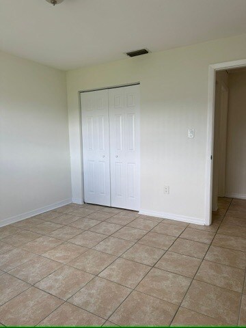 Building Photo - 230 SW 47th Ter