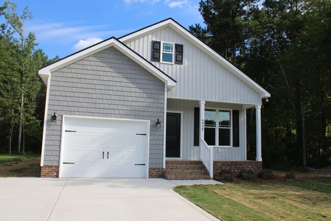 Primary Photo - 4839 Jamestown Dr NW