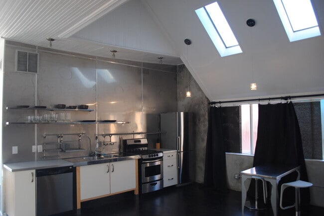 Building Photo - Contemporary Open Space  Downtown Loft