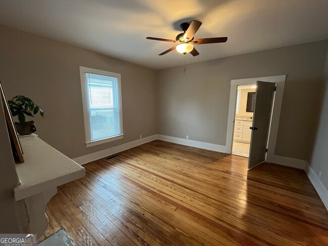 Building Photo - 14 Hazel St