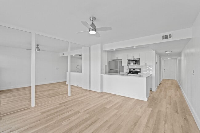 Building Photo - 271 Cypress Point Dr