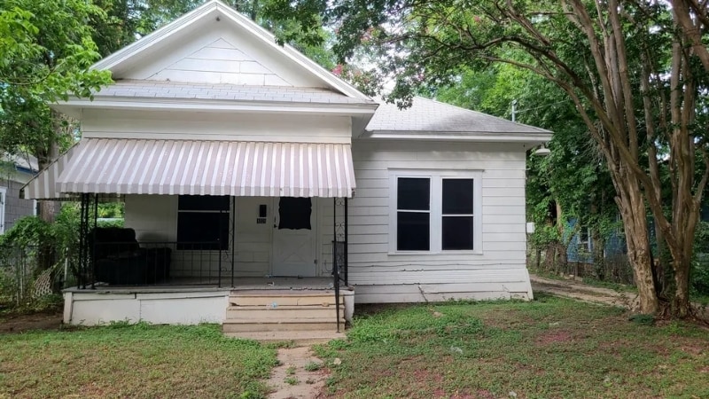 Primary Photo - 1021 Preston St
