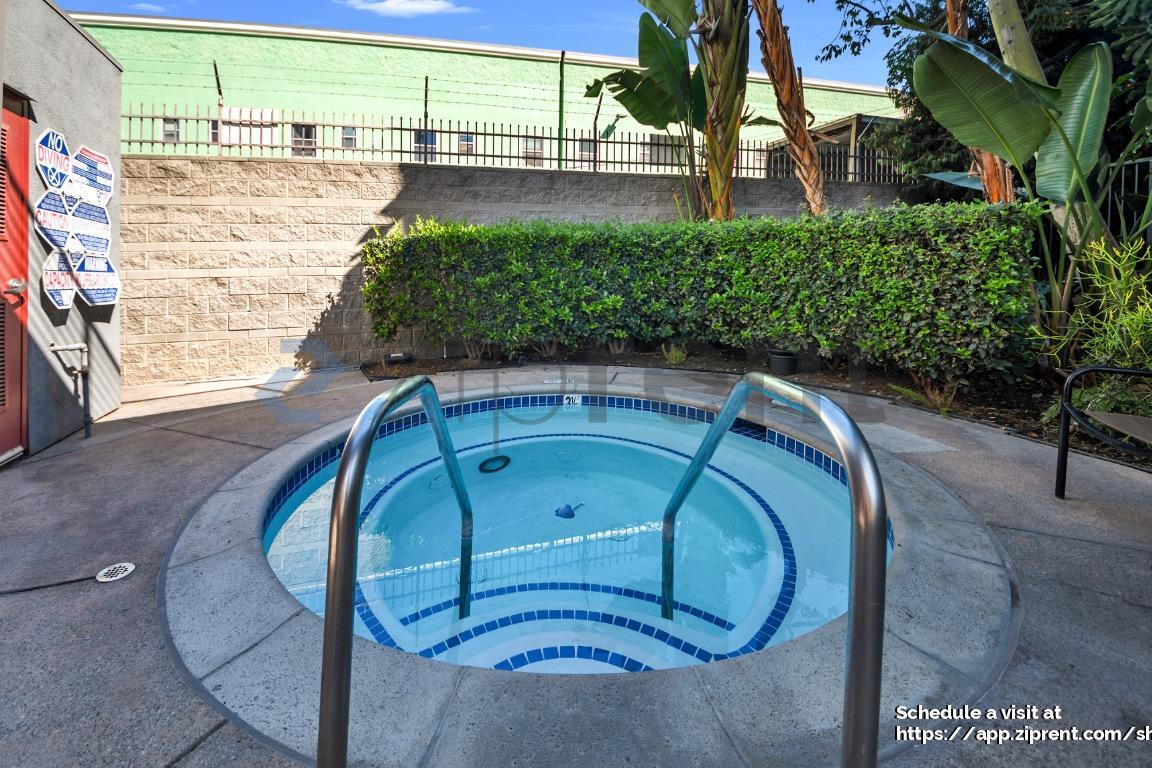 Building Photo - 420 San Pedro St