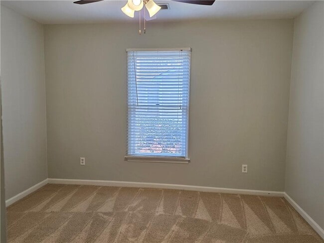 Building Photo - 1834 Cooper Lake Dr SE