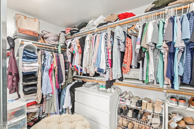 Building Photo - 9716 E Janice Way