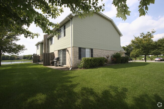 Building Photo - Shorewood Commons