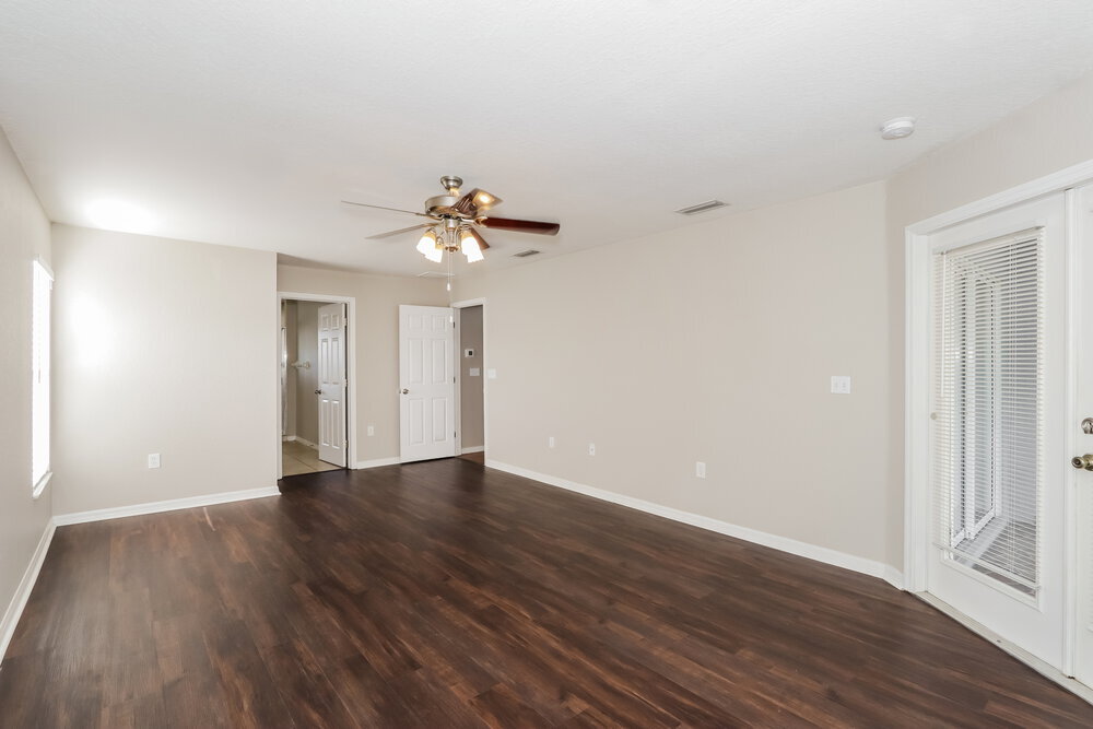 Building Photo - 8834 Pebblebrooke Dr