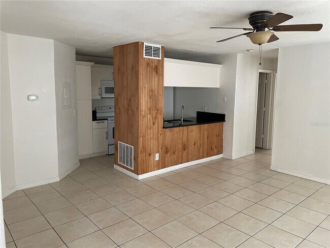 Building Photo - 4732 Walden Cir