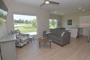 Building Photo - 3 Crosby Park Dr