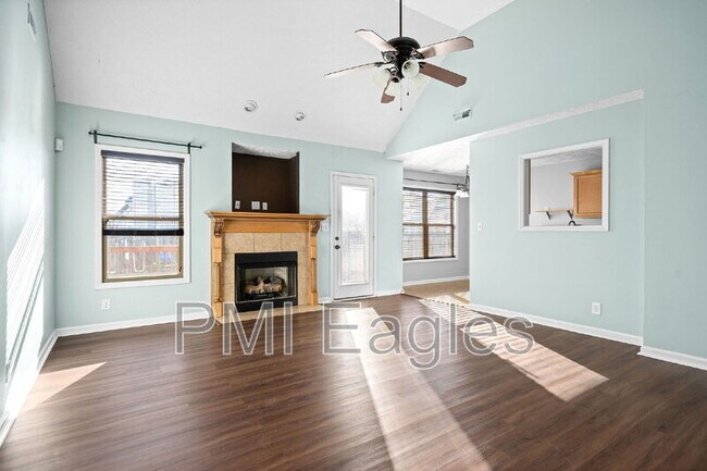 Building Photo - 3565 Southwood Dr
