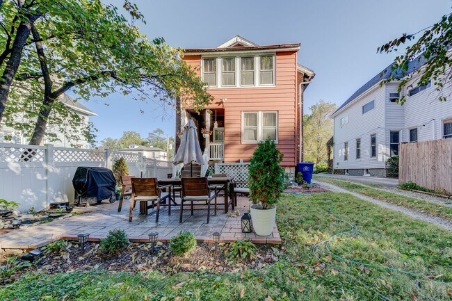 Building Photo - 6922 Plateau Ave