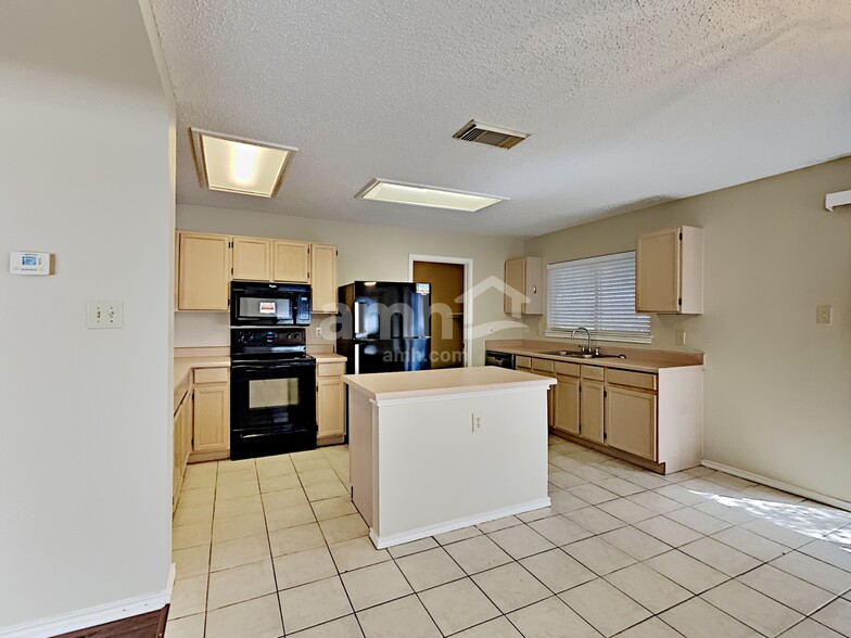 Building Photo - 6322 Regency Ct