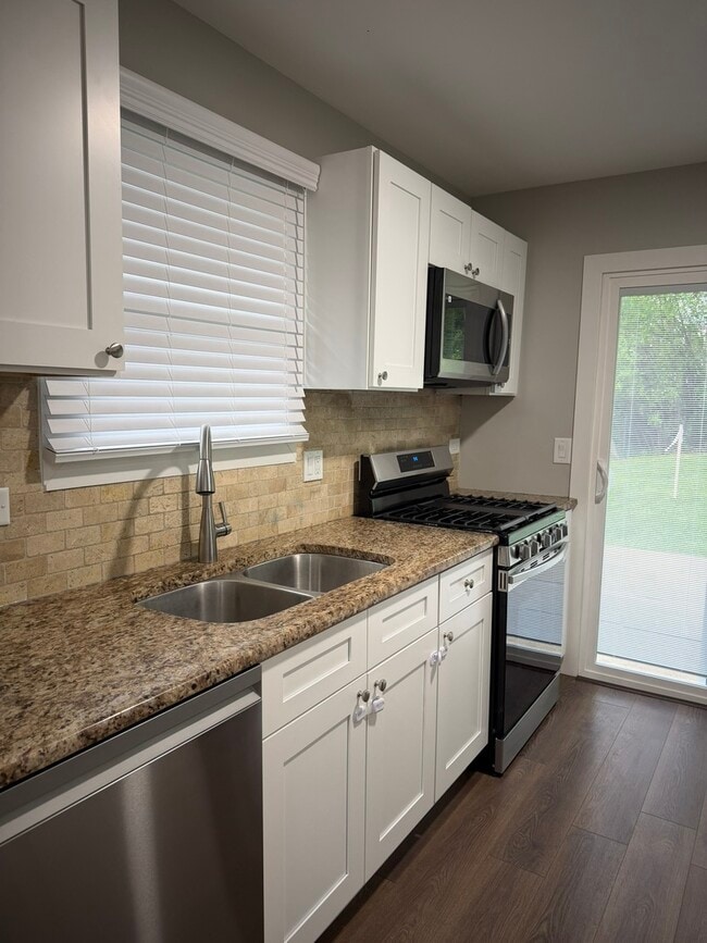 Building Photo - 1201 Haverhill Cir