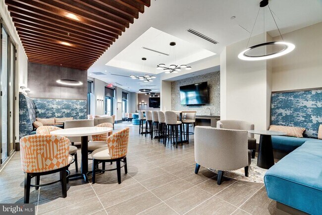 Building Photo - 3101 N Hampton Dr