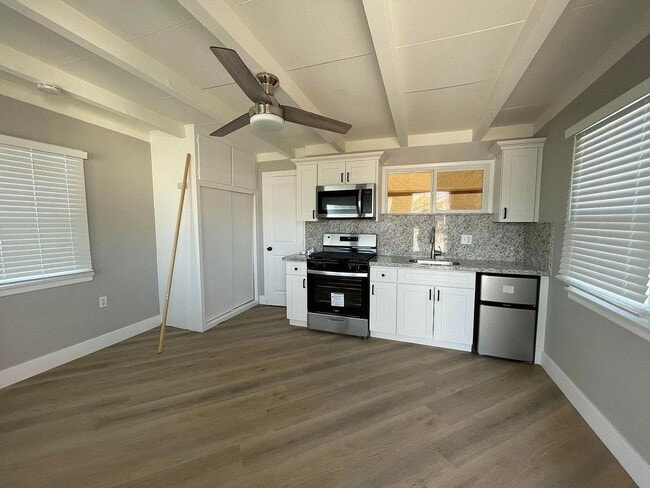 Building Photo - Multi Generation Home 4 Bedroom 3 Bath