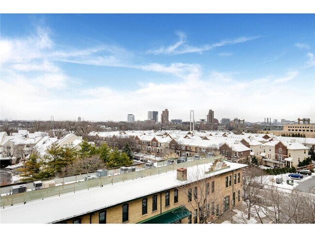 Building Photo - 408 N 1st St