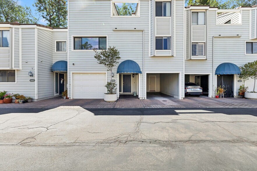 Building Photo - 1184 S Westlake Blvd