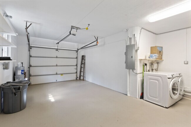 Building Photo - 1561 Alcala Ave