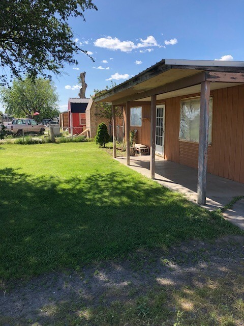 Building Photo - Two Bedroom Home in Moses Lake