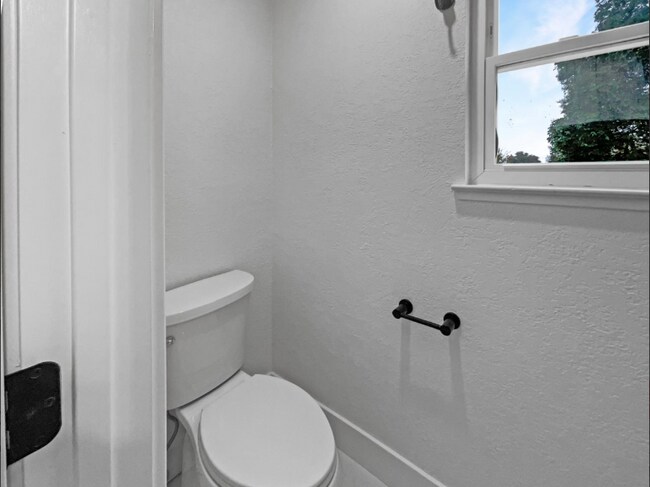 Building Photo - 7952 Summerplace Dr