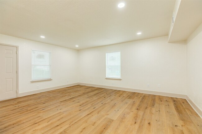 Building Photo - 2305 55th St