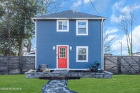 Building Photo - 709 17th Ave