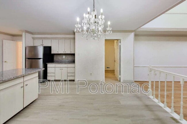 Building Photo - 14672 Brougham Way