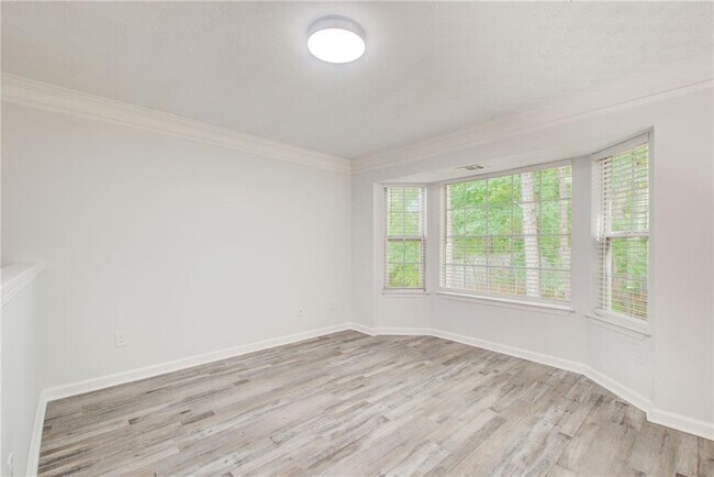 Building Photo - 2470 Stonegate Dr