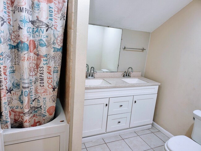 Building Photo - Woodland Village B