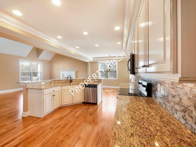 Building Photo - 7986 Burgundy Cir