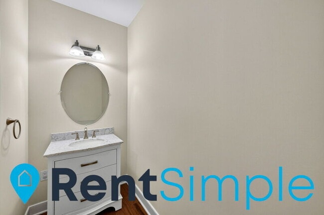 Building Photo - 1418 N Rhodes St