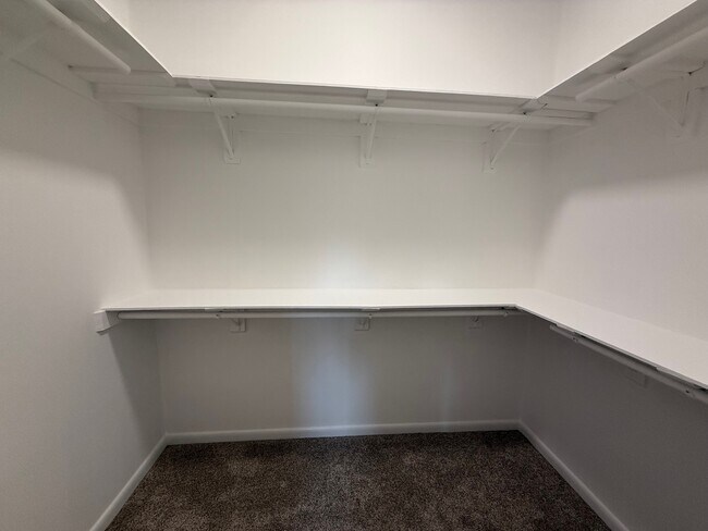 Building Photo - 2522 Chantilly Ave