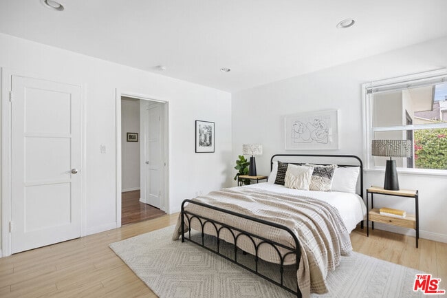 Building Photo - 11465 Cumpston St